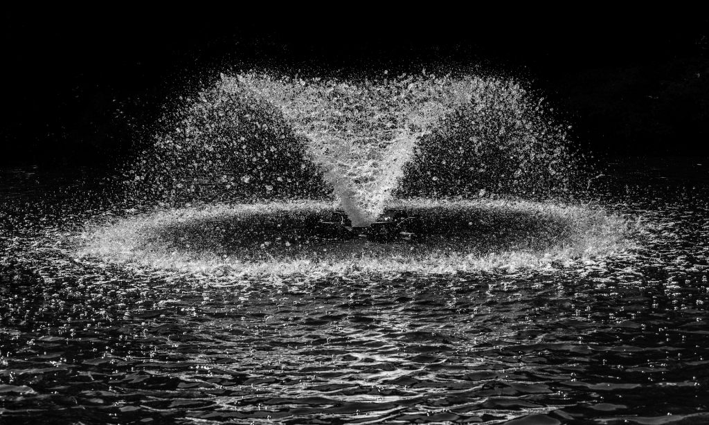 Fountain spraying water in a circle