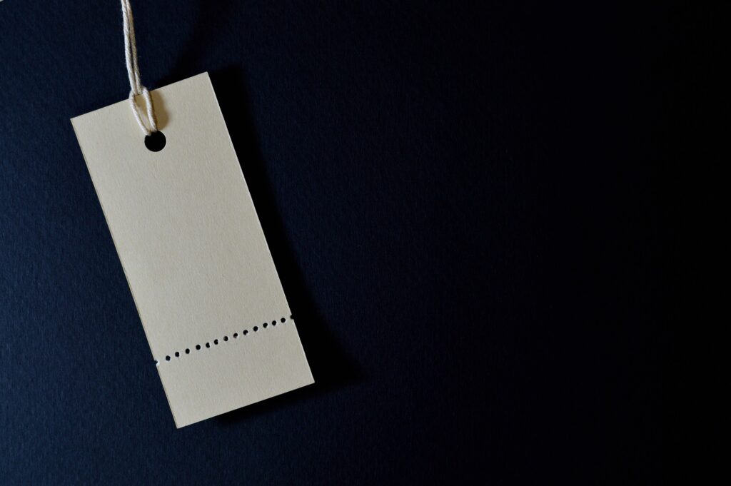 A blank price tag